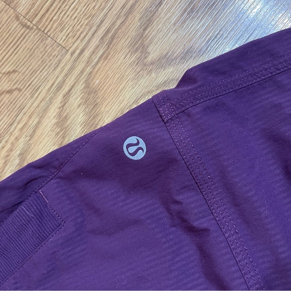 Lululemon athletic pants. Size 4. - Picture 2 of 2